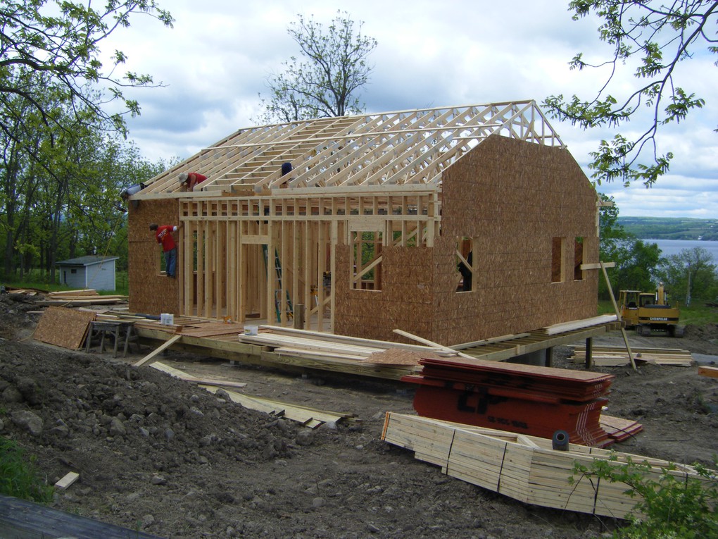 As we establishing the first vineyard acres, we began construction of a home on the existing foundation. We learned later that the original Porter Covert farmhouse was on this same site.